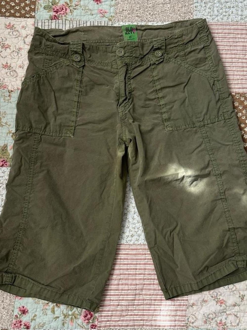 Old Navy army green cargo bermuda shorts